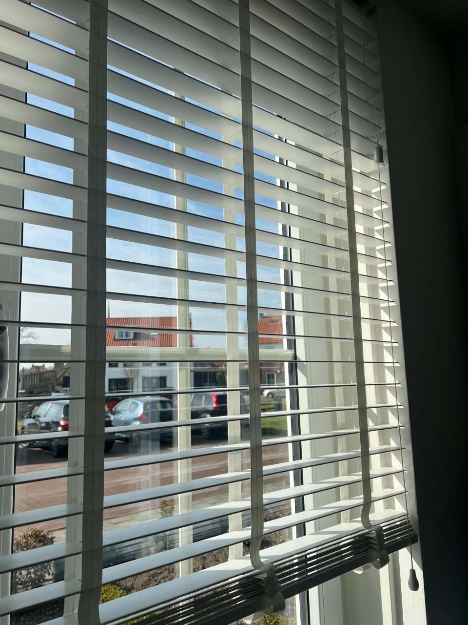 Veneta Houtlook jaloezie met privacysluiting 50mm
