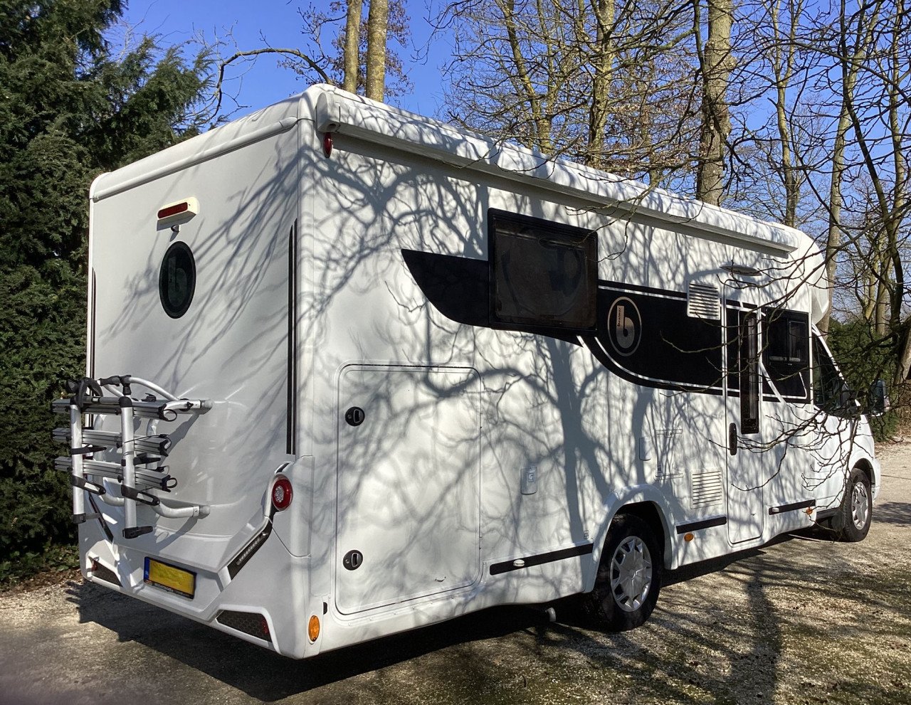 Benimar halfintegraal Tessoro 497 camper uit 2021