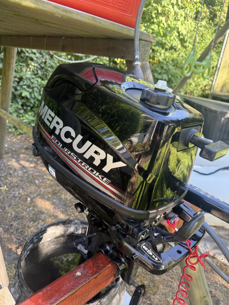 Rubberboot 260cm met 6 pk mercury Suzumar 265