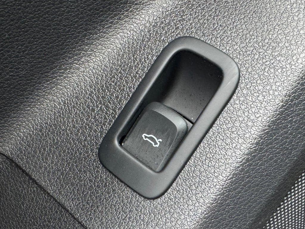 Audi Q2 1.4 tfsi cod s-line * panoramadak * trekhaak * 1e eigenaar