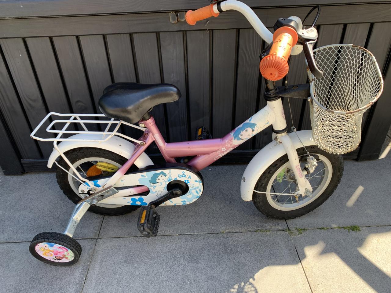 Dora 12inch fiets met mandje en zijwieltjes