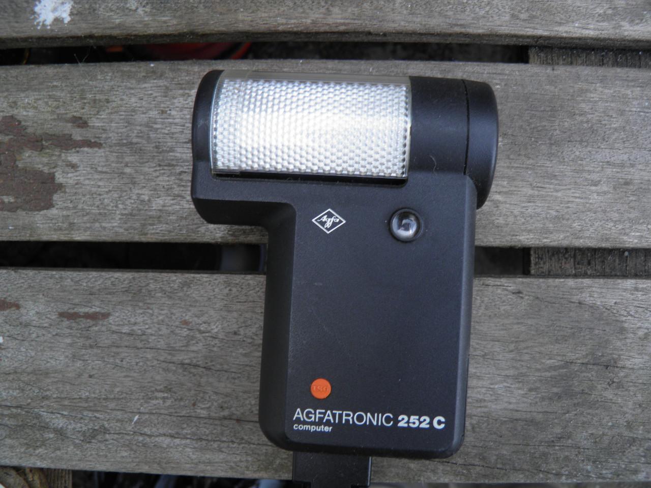 Flitser agfatronic 252 c voor analoge camera werkt