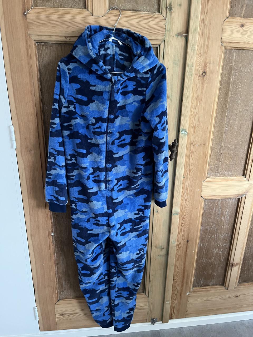 2 badjassen en 1 onesie