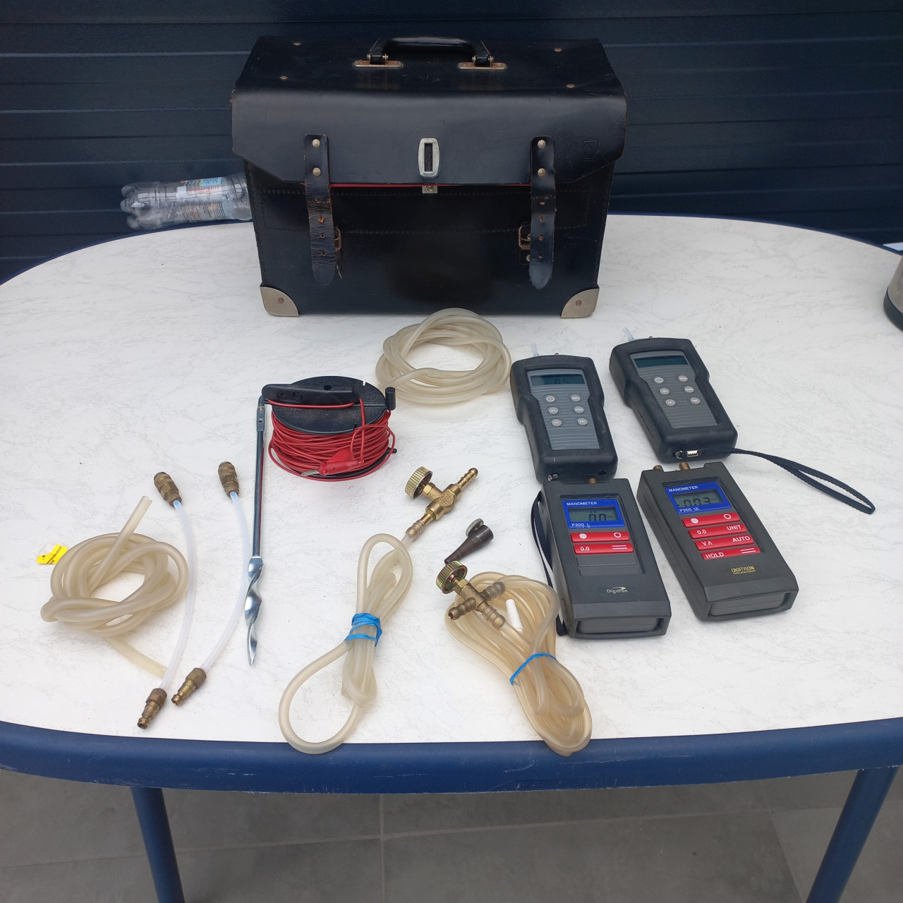 2 x manometers 2x drukmeters.