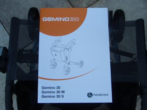 Zgan Gemino 30 opvouwbare lichtgewicht rollator met zitje tas + stokhouder