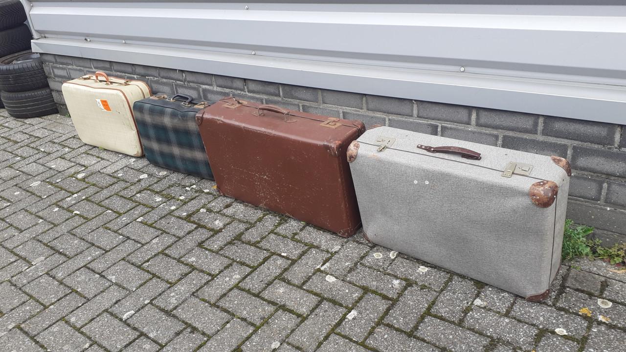 Rol-Koffers roze / groen & tas, blauw met inhoud rugzak + tas + kleine tas