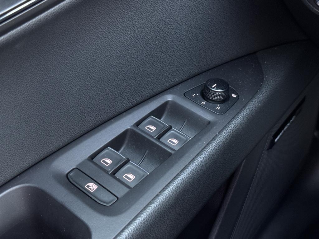 Seat Leon 1.4 tsi fr business | nl-auto | pano | navi | trekhaak | led | se