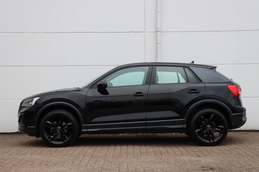 Audi Q2 35 tfsi advanced edition 150pk s-tronic zwart optiek