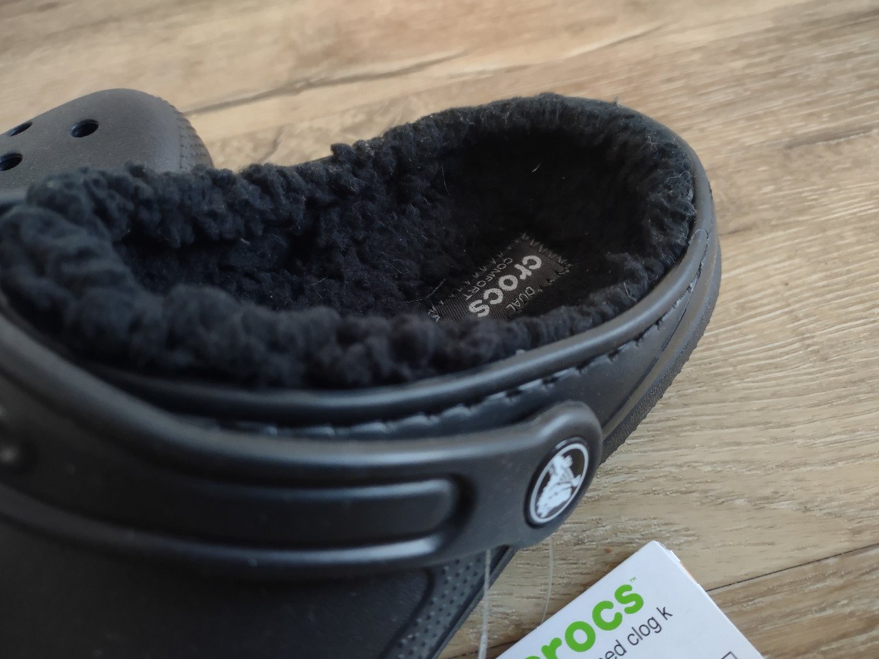 Prachtige nieuwe zwarte Crocs, maat 34/35. Crocs met bontje.