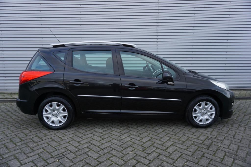 Peugeot 207 sw 1.4 vti active airco / panoramadak / mistlampen