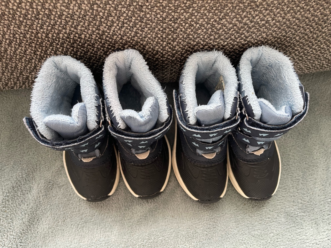 Snowboots/sneeuwlaarsjes tweeling maat 22/23