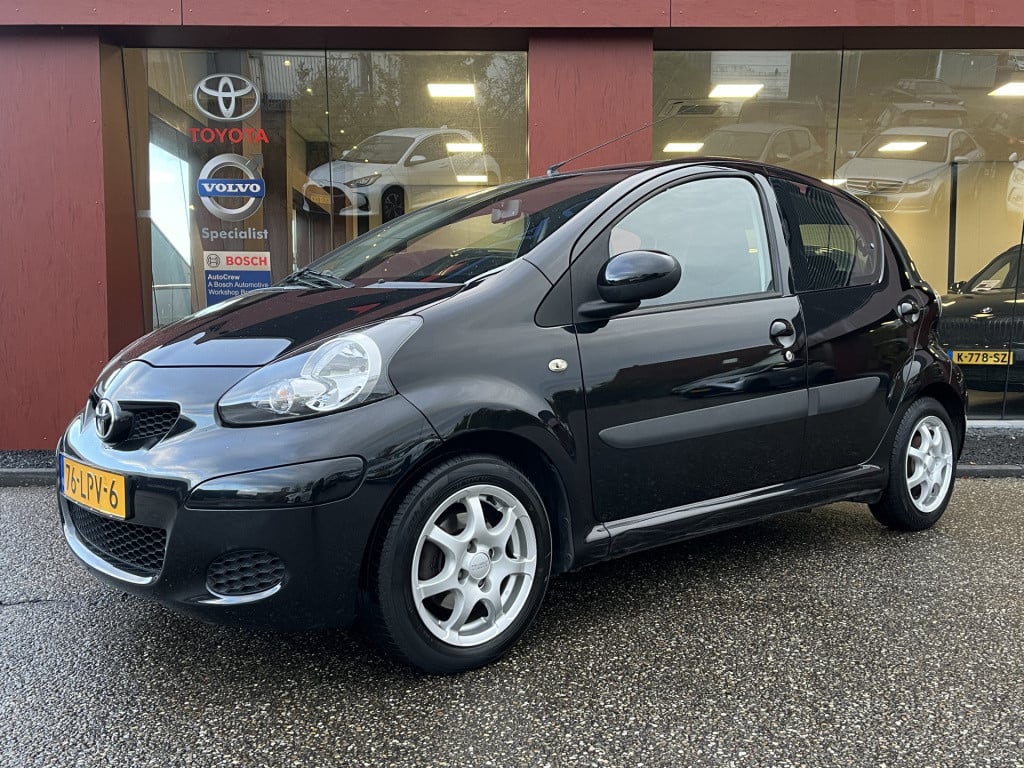 Toyota Aygo 1.0-12v comfort 5-deurs | automaat | park. sensoren | lichtmeta