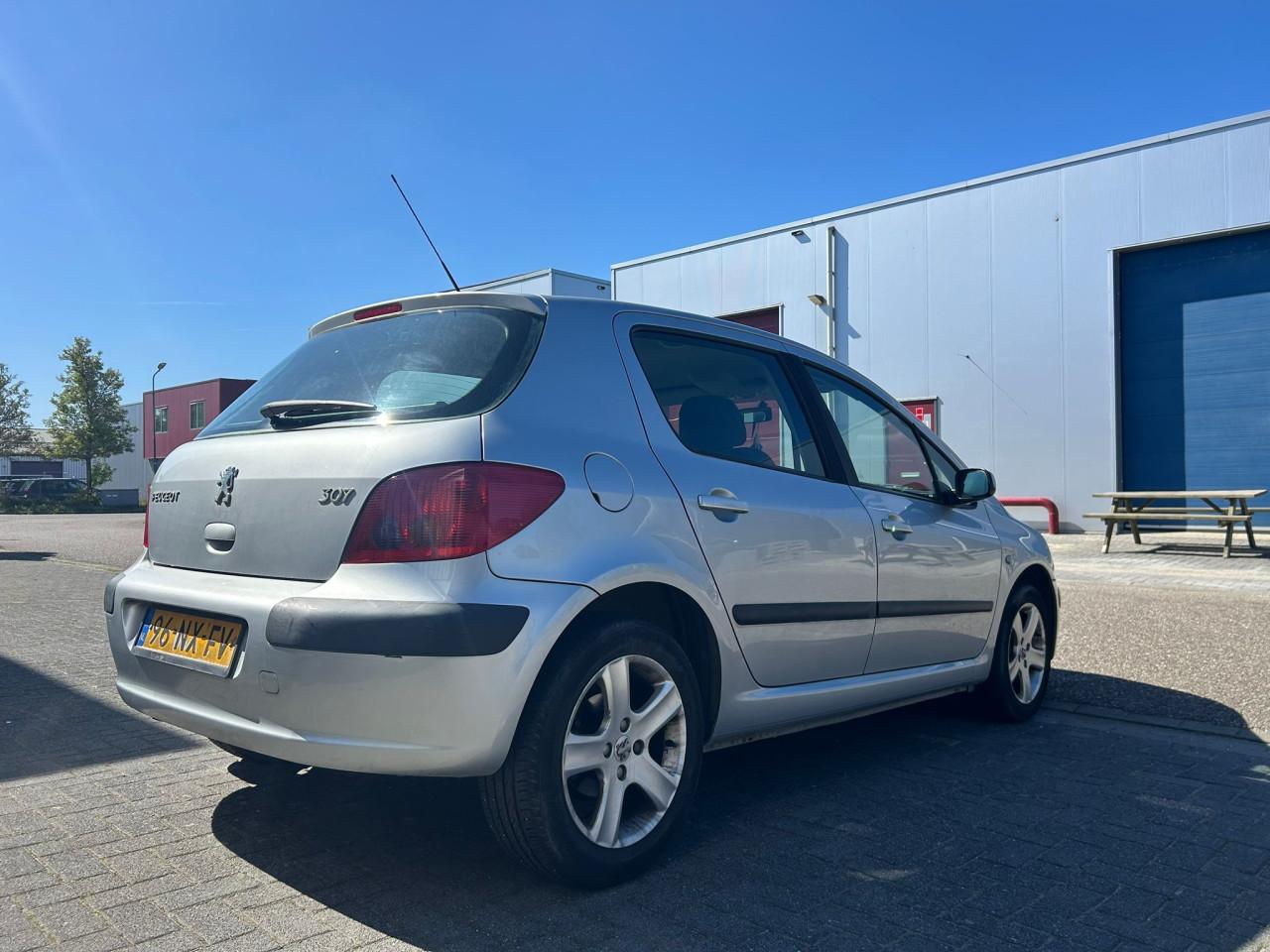 Peugeot 307 2.0-16V XT Pack Automaat! Lage KM Stand!