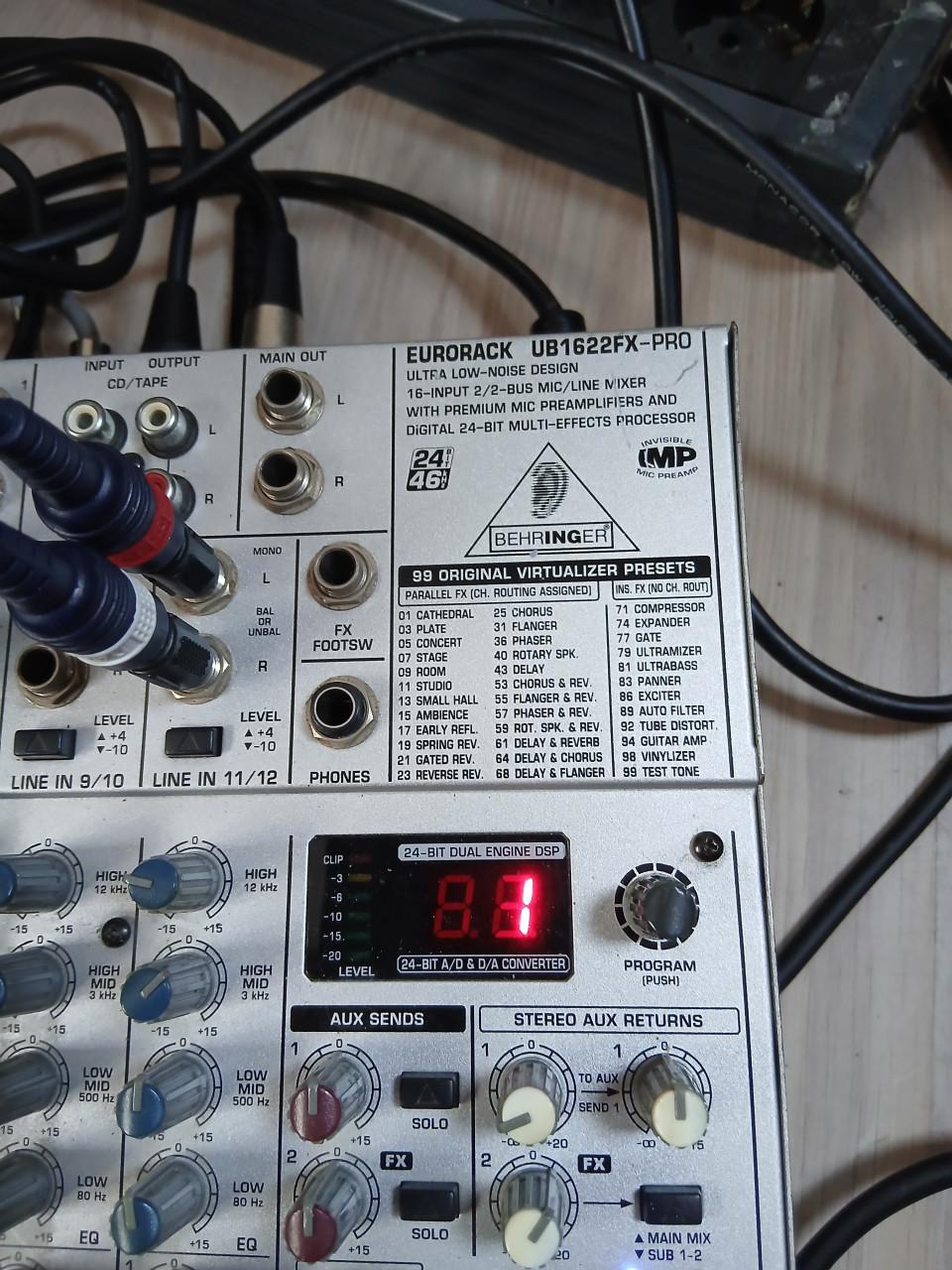 BEHRINGER MENGPANEEL UB 1622FX PRO