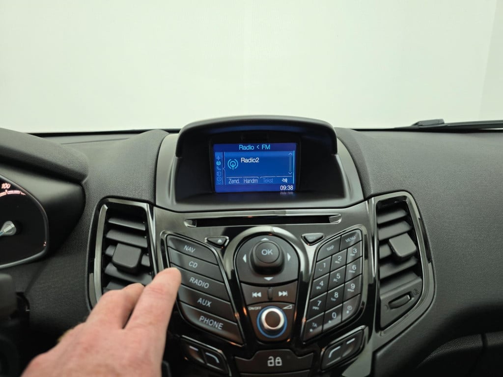 Ford Fiesta occasion 1.0 titanium luxe versie met cruisecontrol en sportvel