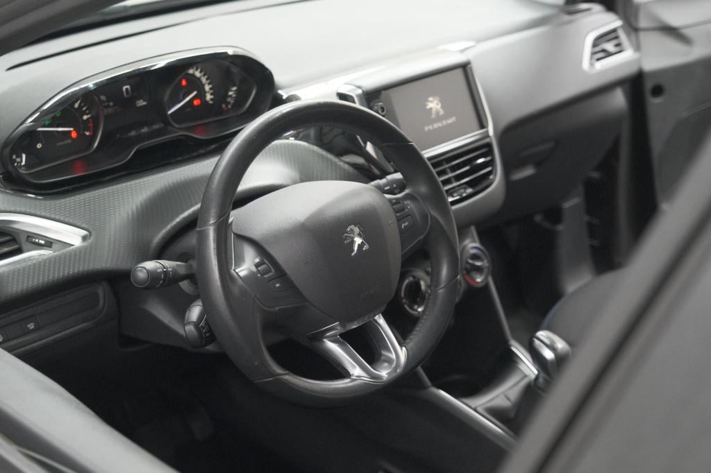 Peugeot 208 puretech 82 signature | parkeersensoren | apple carplay | navig