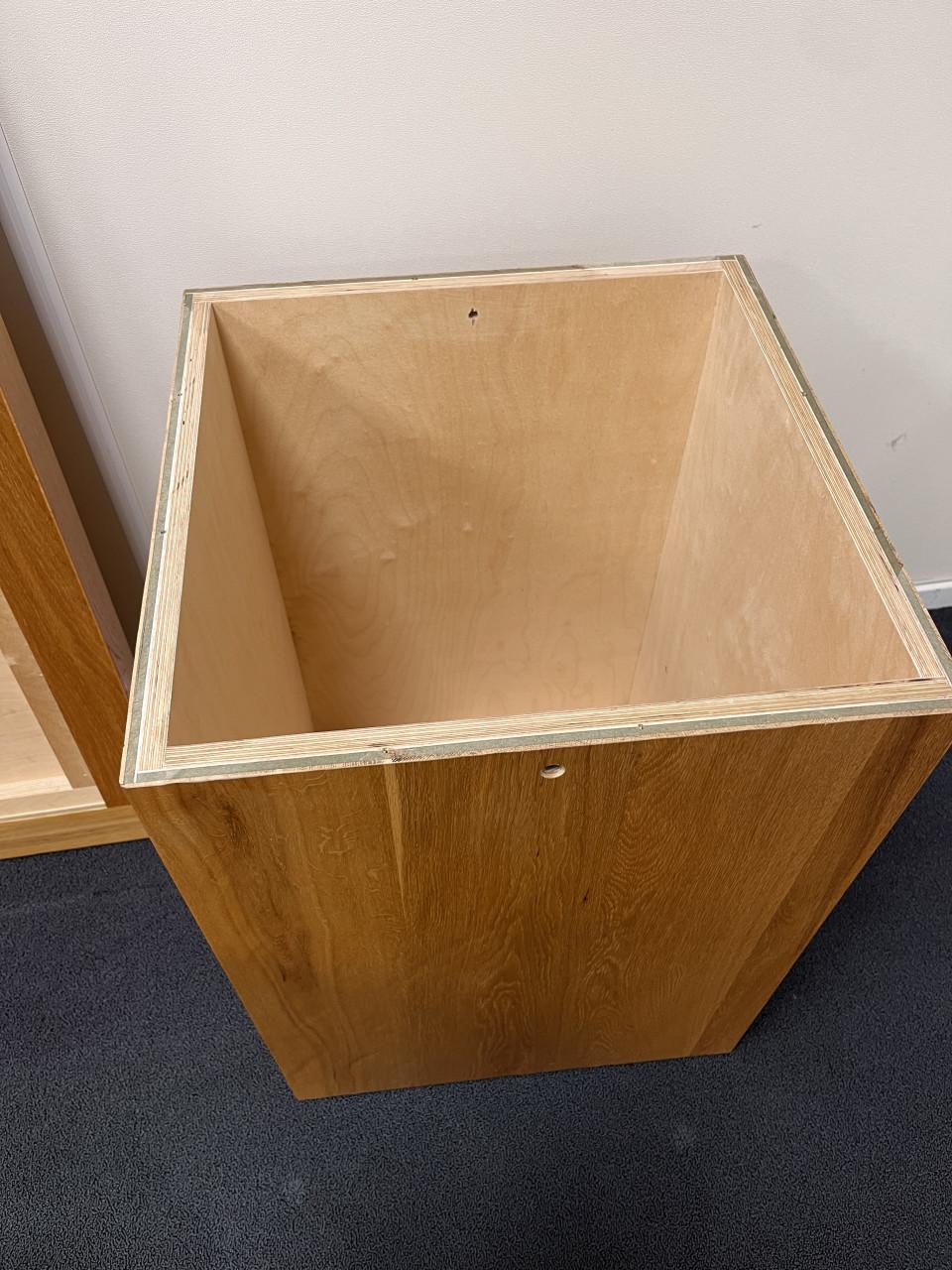 Gratis af te halen  2 tafels