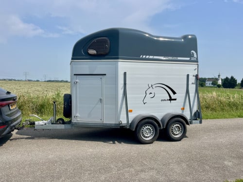 Volledig aluminium 2 paards Cheval Liberte met zadelkamer