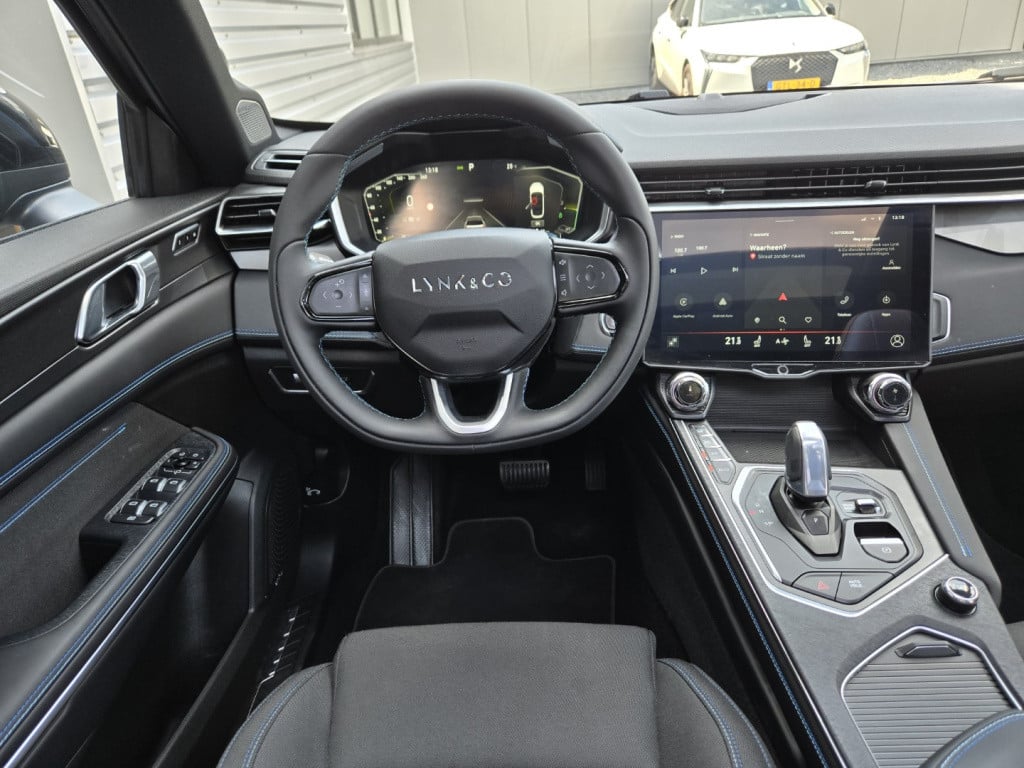 Lynk & Co 01 1.5 261pk plug in hybrid , panodak ,360gr camera , adaptive cc