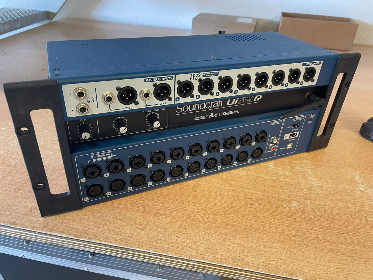 Soundcraft UI24R Digitale Rack Mixer