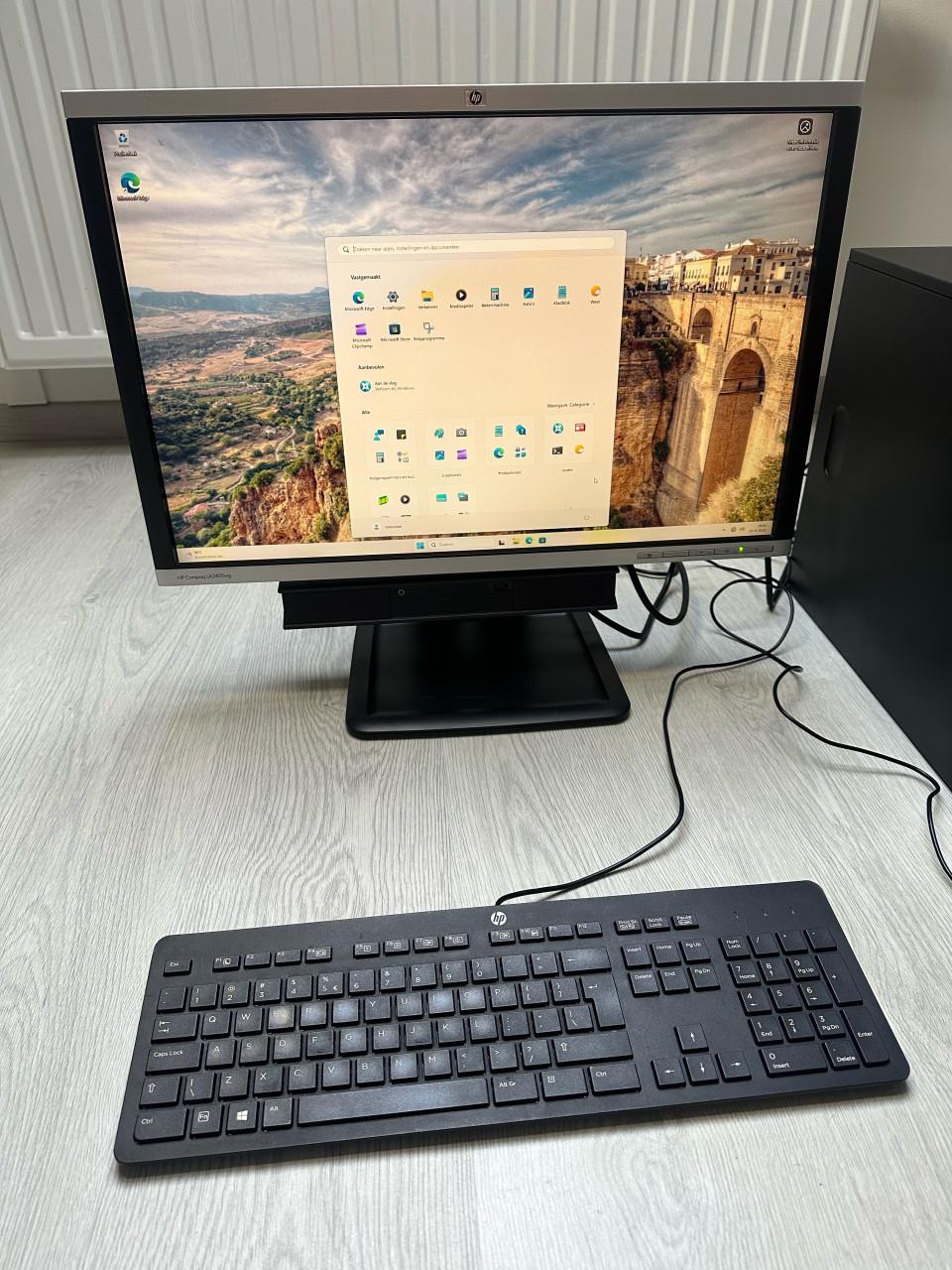 Complete set HP PC / Intel Core i5 / 8GB ram / Windows 11 /