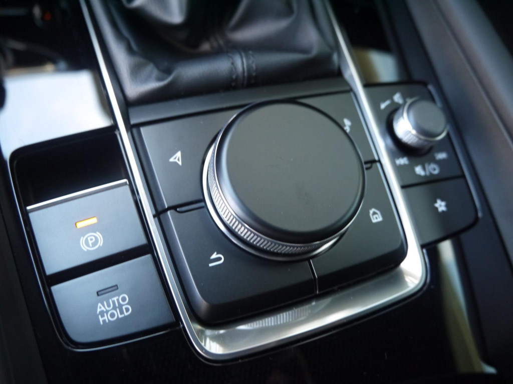 Mazda 3 2.0 e-skyactiv-g m hybrid 122 exclusive-line design pack