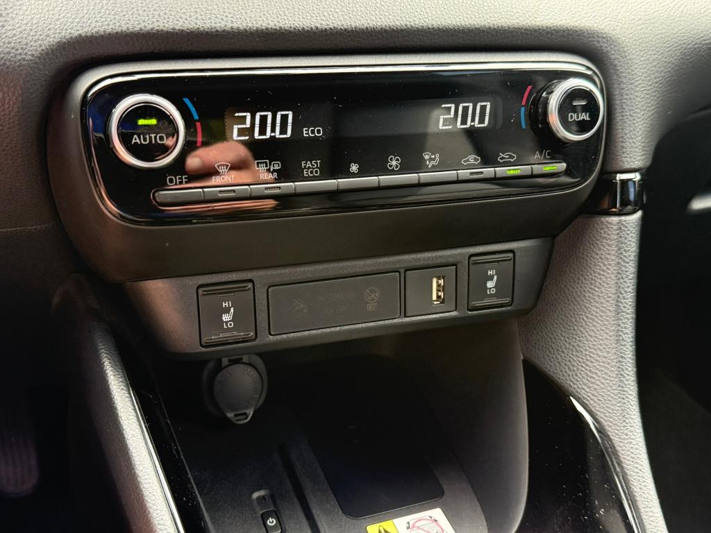 Toyota Yaris 1.5 hybrid executive