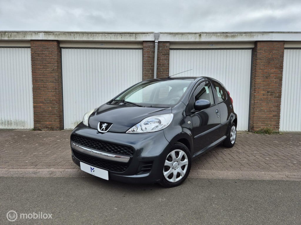 Peugeot 107 1.0 xs automaat / 5- deurs / airco / bluetooth
