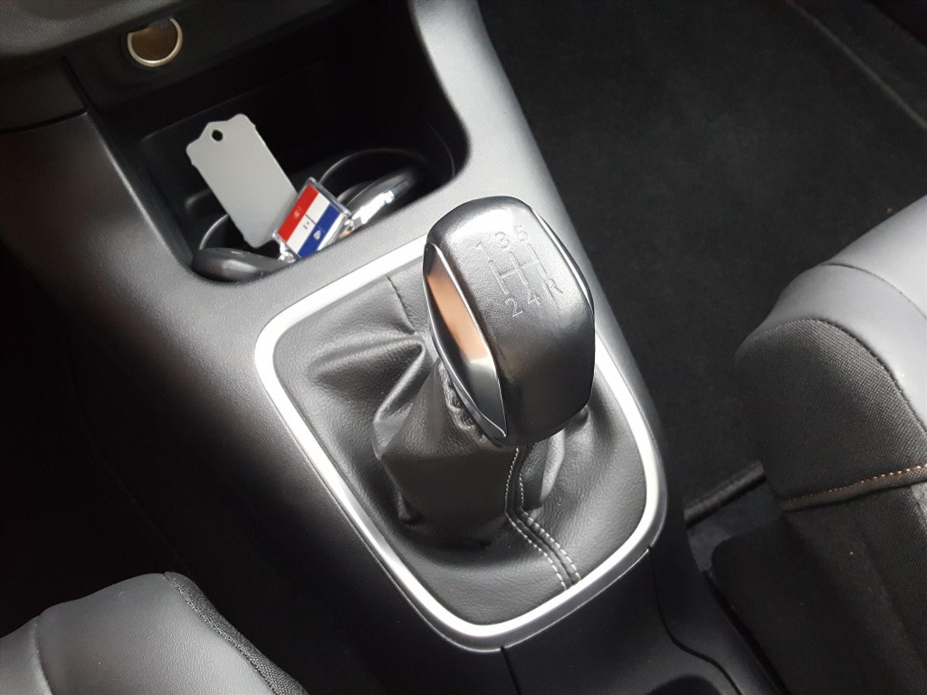 Citroen C3 max 1.2pt-83pk navigatie | apple carplay & android auto | achter