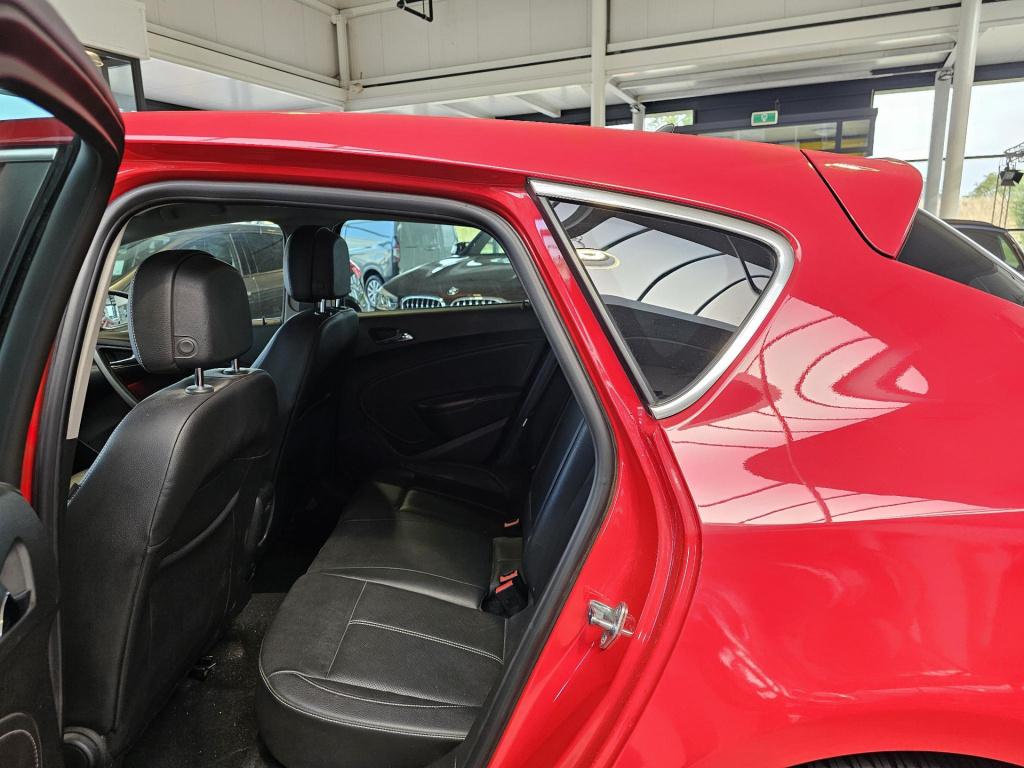 Opel Astra 1.6 turbo cosmo