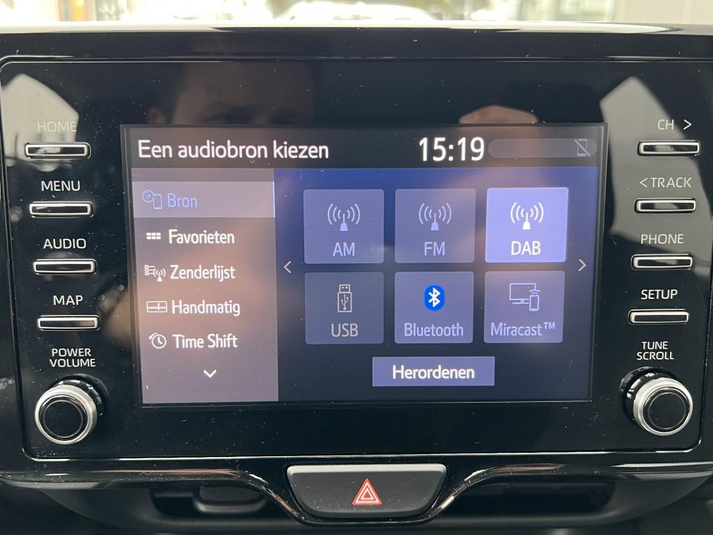 Toyota Yaris 1.5 hyb. 115 first | stoelverwarming | all seasonbanden