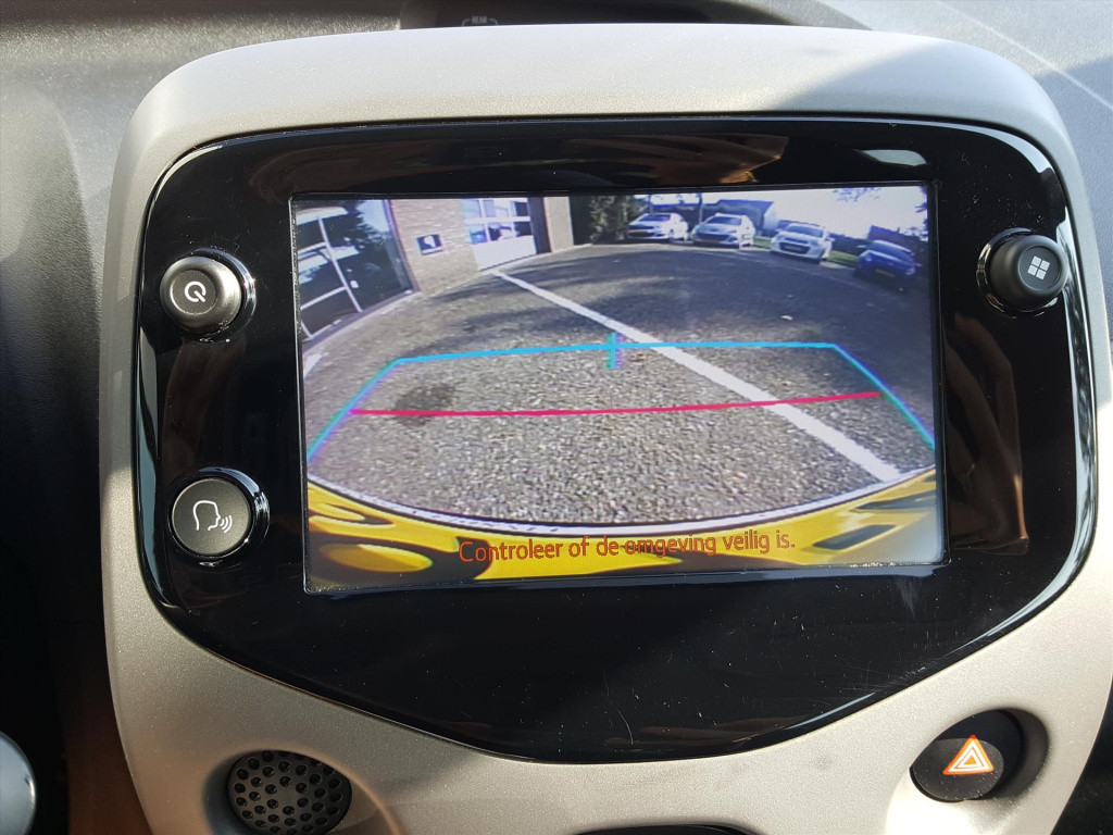 Peugeot 108 active 1.0 e-vti 72pk 5d premium pakket | airco | radio | bluet