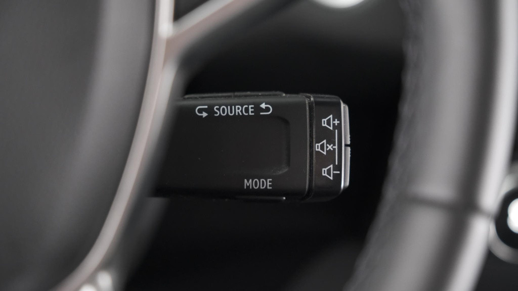 Renault Captur tce 140 edc intens | camera | apple carplay | navigatie | pa