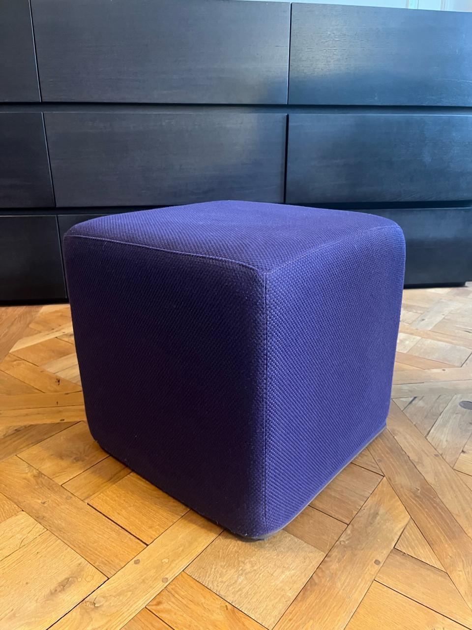 Leolux fauteuil Echnaton met hocker en pouf
