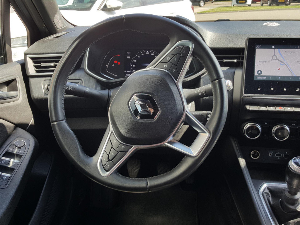 Renault Clio 1.0 tce 90pk intens navigatie | trekhaak | cruise & climate co