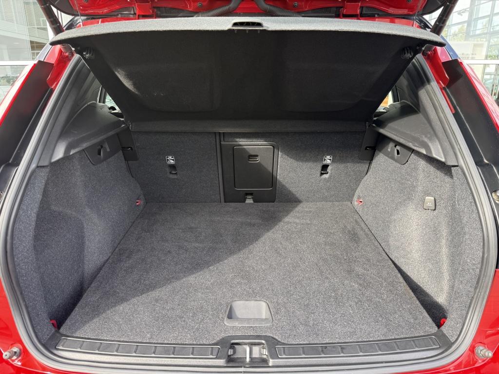 Volvo XC40 t5 262pk recharge r-design full options! trekhaak