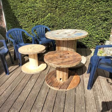 3x Haspel tafel/ bijzettafel