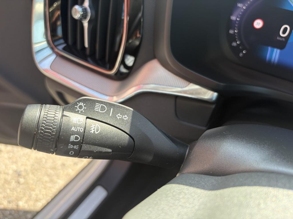 Volvo V60 2.0 b4 plus dark