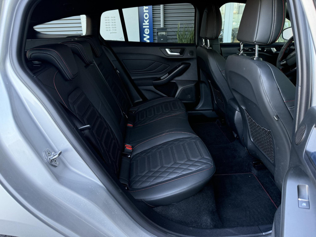 Ford Focus wagon 1.0 ecoboost hybrid st line x | leder interieur | draadloo