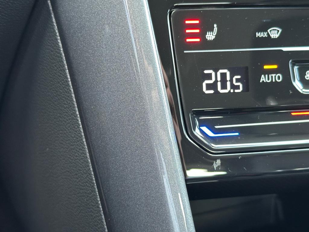 Volkswagen T-roc 1.5 tsi 150pk dsg style carplay | camera | keyless | elek.