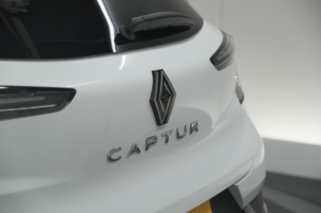 Renault Captur mild hybrid 160 edc techno | nieuw model | camera | navigati