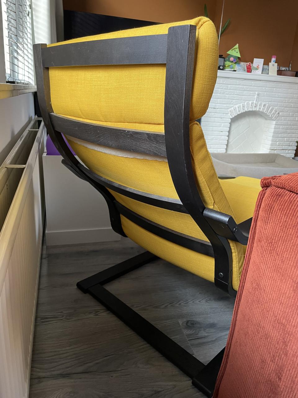 Ikea poang fauteuil met voetenbankje en 2 kussensets geel en beige