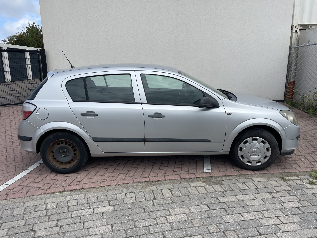 Opel Astra 1.4 16V 5D Grijs / APK t/m aug 2026