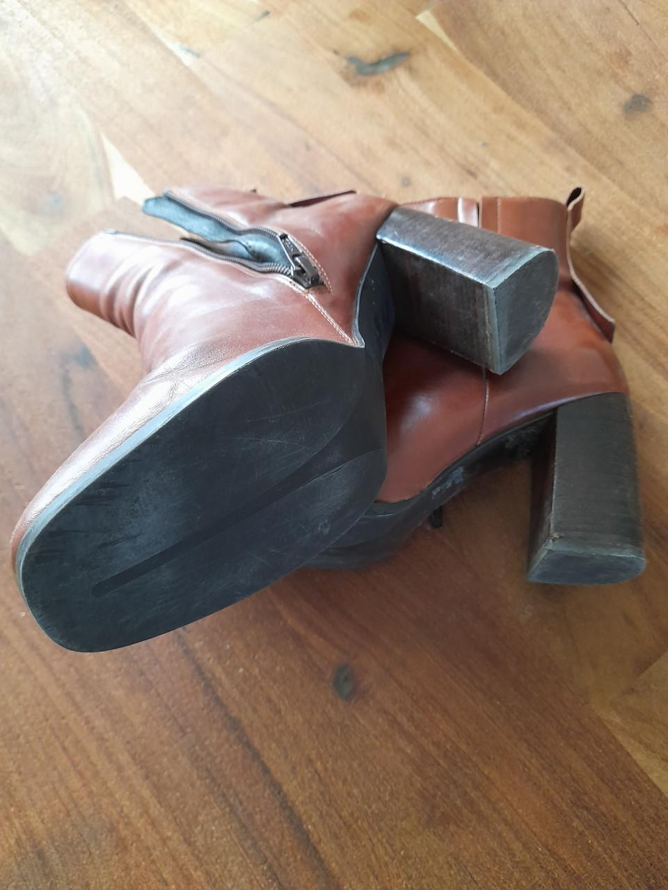 Bruine Laars Zinda maat 36 / 37