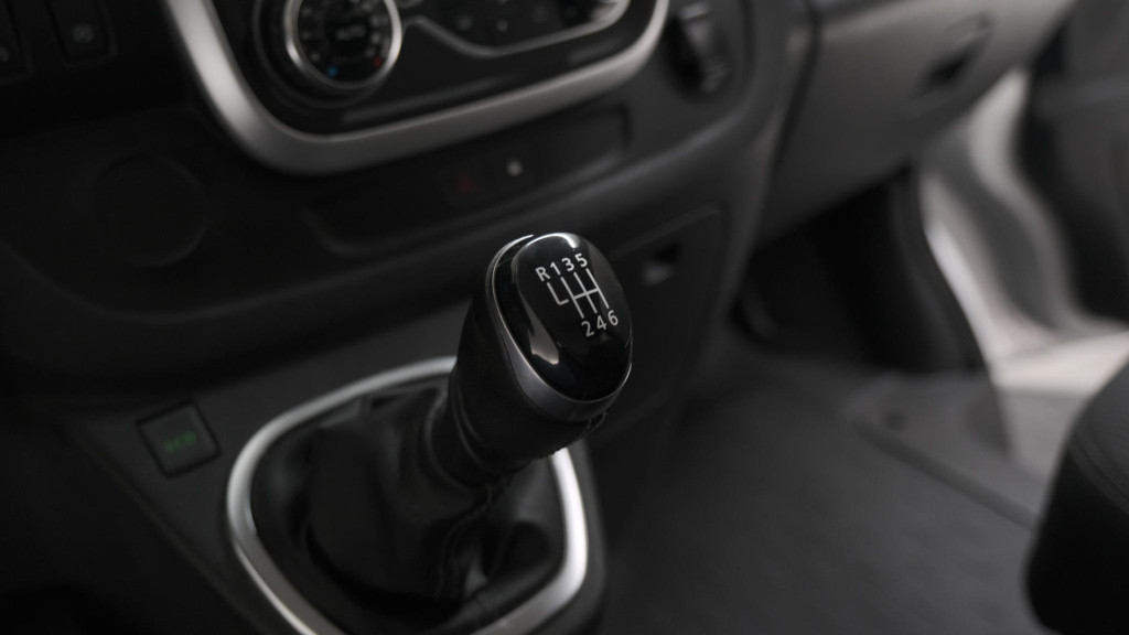 Renault Trafic 2.0 dci 170 t29 l2h1 dc comfort | trekhaak | camera | apple 