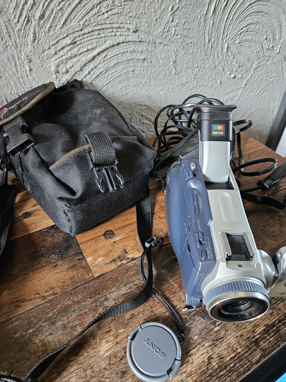 Sony DCR-TRV16E Digital Handycam met tas en lader