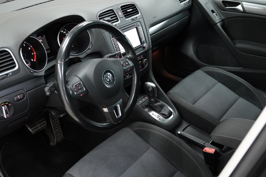 Volkswagen Golf 1.2 tsi highline | pdc | navi | stoelverw. |