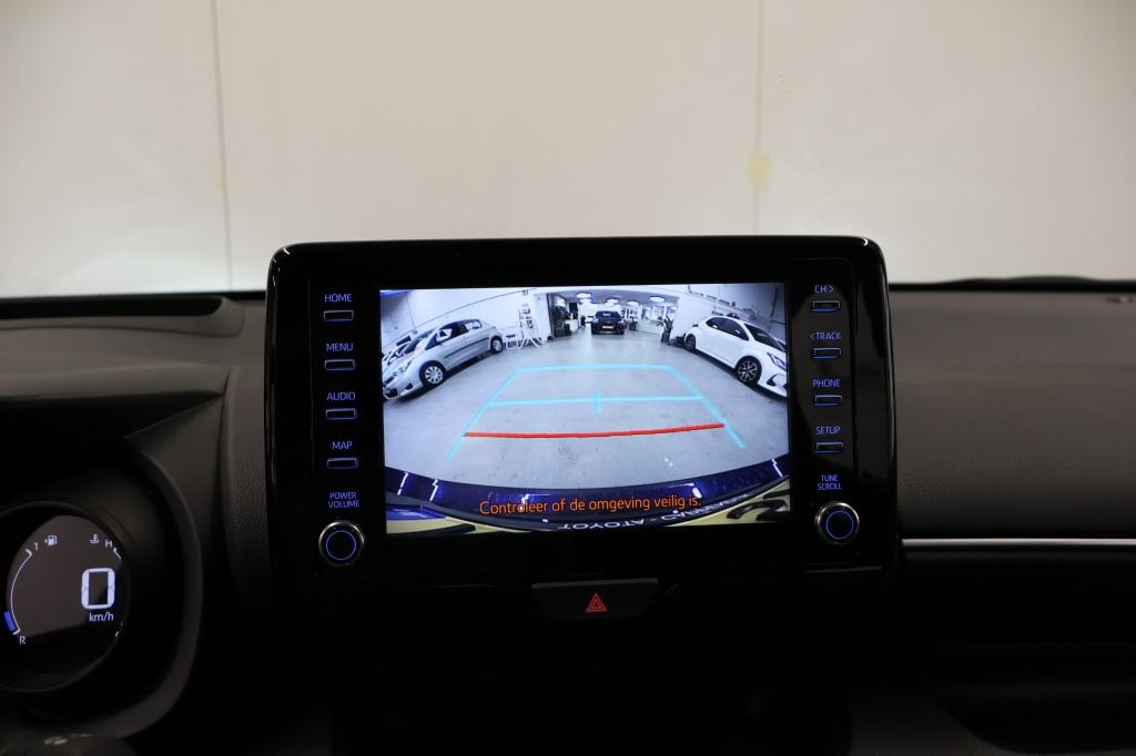 Toyota Yaris 1.5 hybrid style | pdc | head-up | dodehoek | draadloos laden
