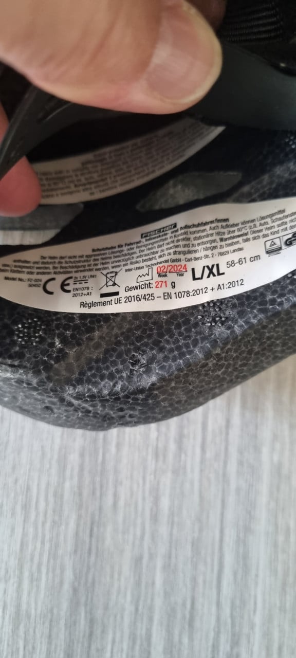 Diverse fietshelmen fischer maten s/m l/xl