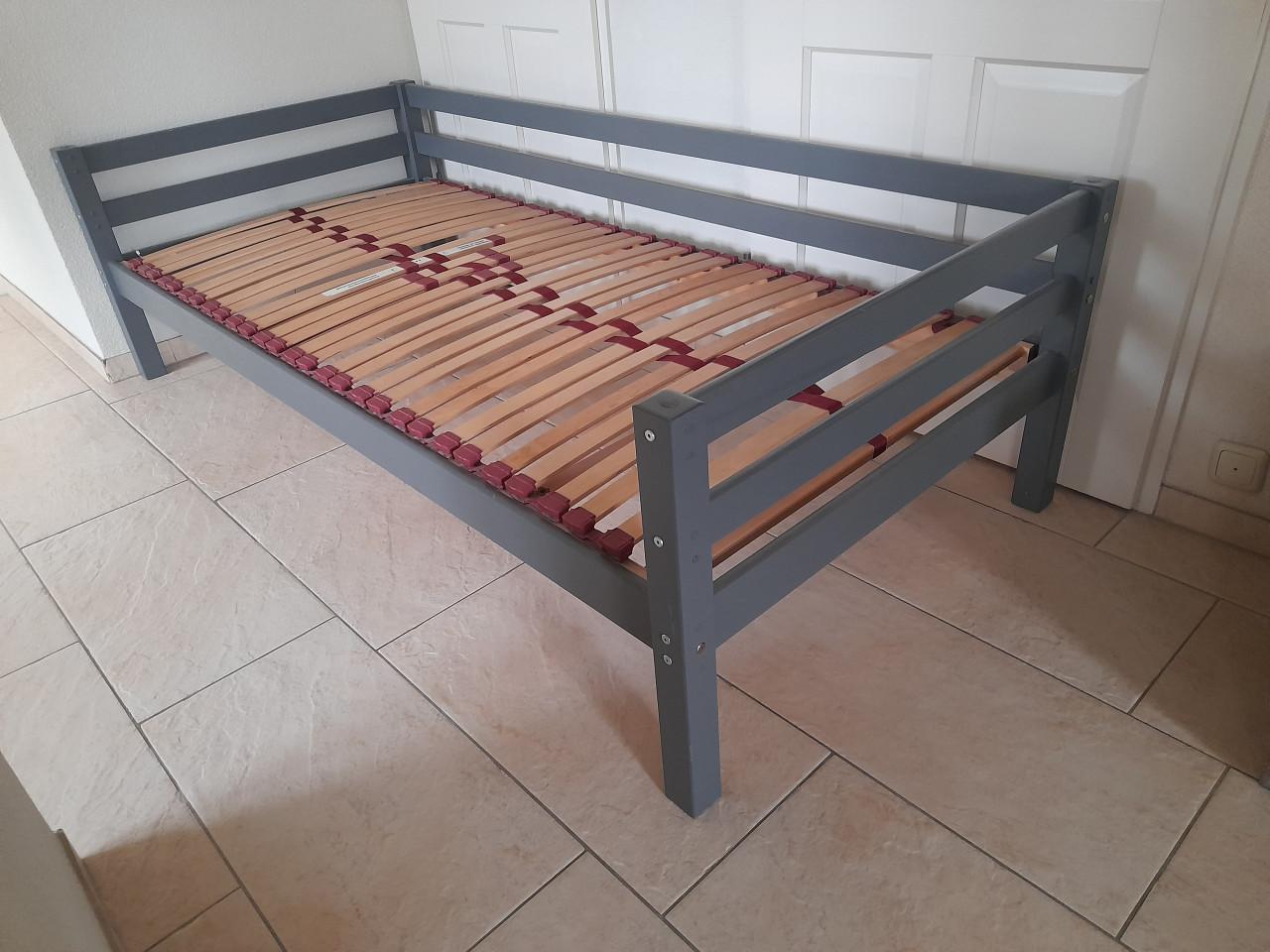 1 Persoons bed 90 x 200 (in goede nette  staat